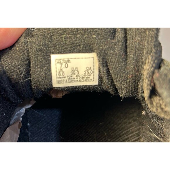 Vans Seldan Checkerboard Pattern Black/Red Skate Shoes Youth Size 7 Gently Used - Picture 5 of 6